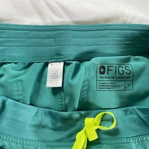FIGS scrubs